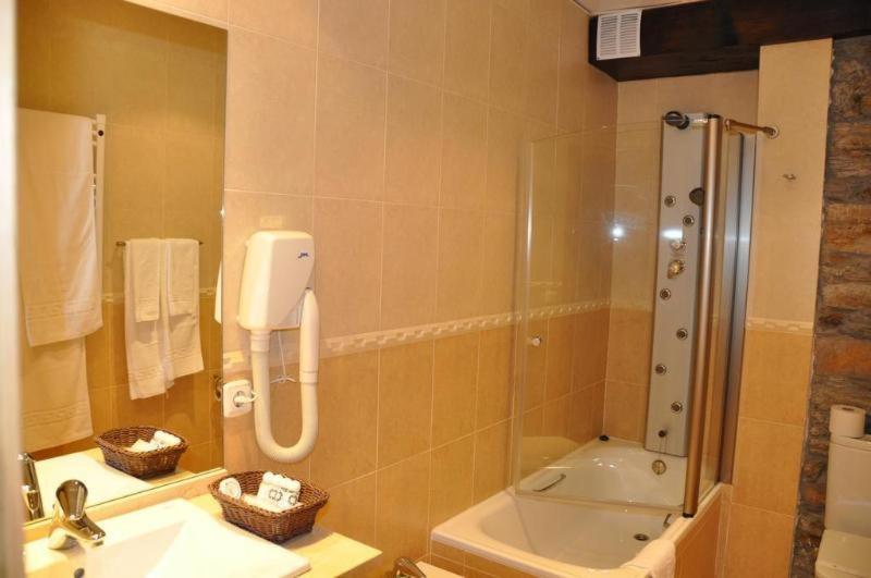 Hotel Mirador De Barcia Ribeira De Piquin الغرفة الصورة